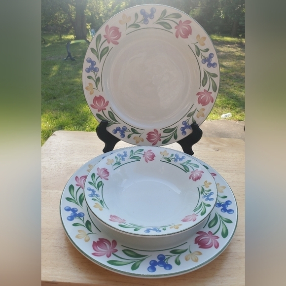 Set Of 3 Dorchester Farberware 388_ 2 Salad Plates‎ & 1 Soup/Rice Plate. - Picture 1 of 7